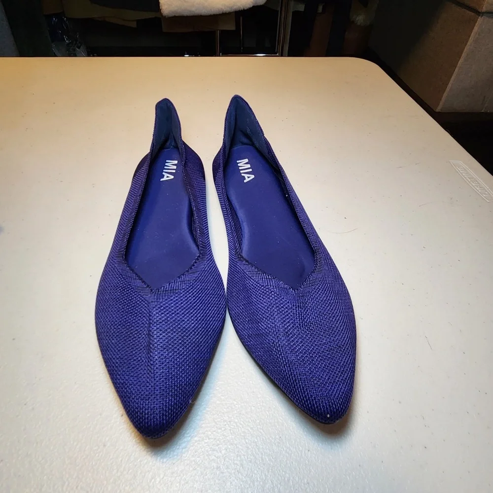 New MIA Women's Dark Blue Izzy FlyKnit Flats Casual Chic Comfortable‎ Breathable